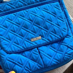 Vera Bradley Crossbody- very gently used. Looks almost brand new